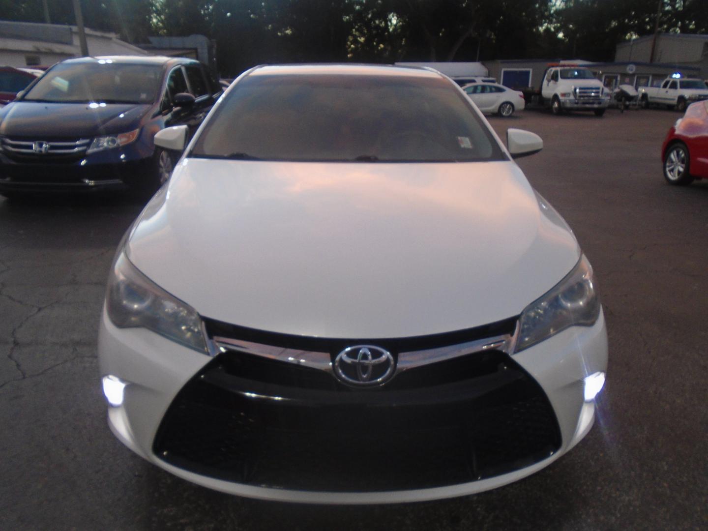 2017 Toyota Camry SE (4T1BF1FK5HU) with an 2.5L L4 DOHC 16V engine, 6A transmission, located at 6112 N Florida Avenue, Tampa, FL, 33604, (888) 521-5131, 27.954929, -82.459534 - Photo#1